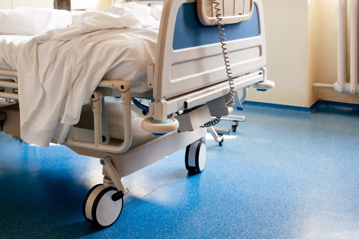 cleaning hospital bed mattress